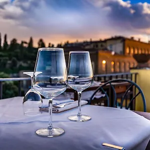 La Scaletta Al Ponte Vecchio *** פירנצה